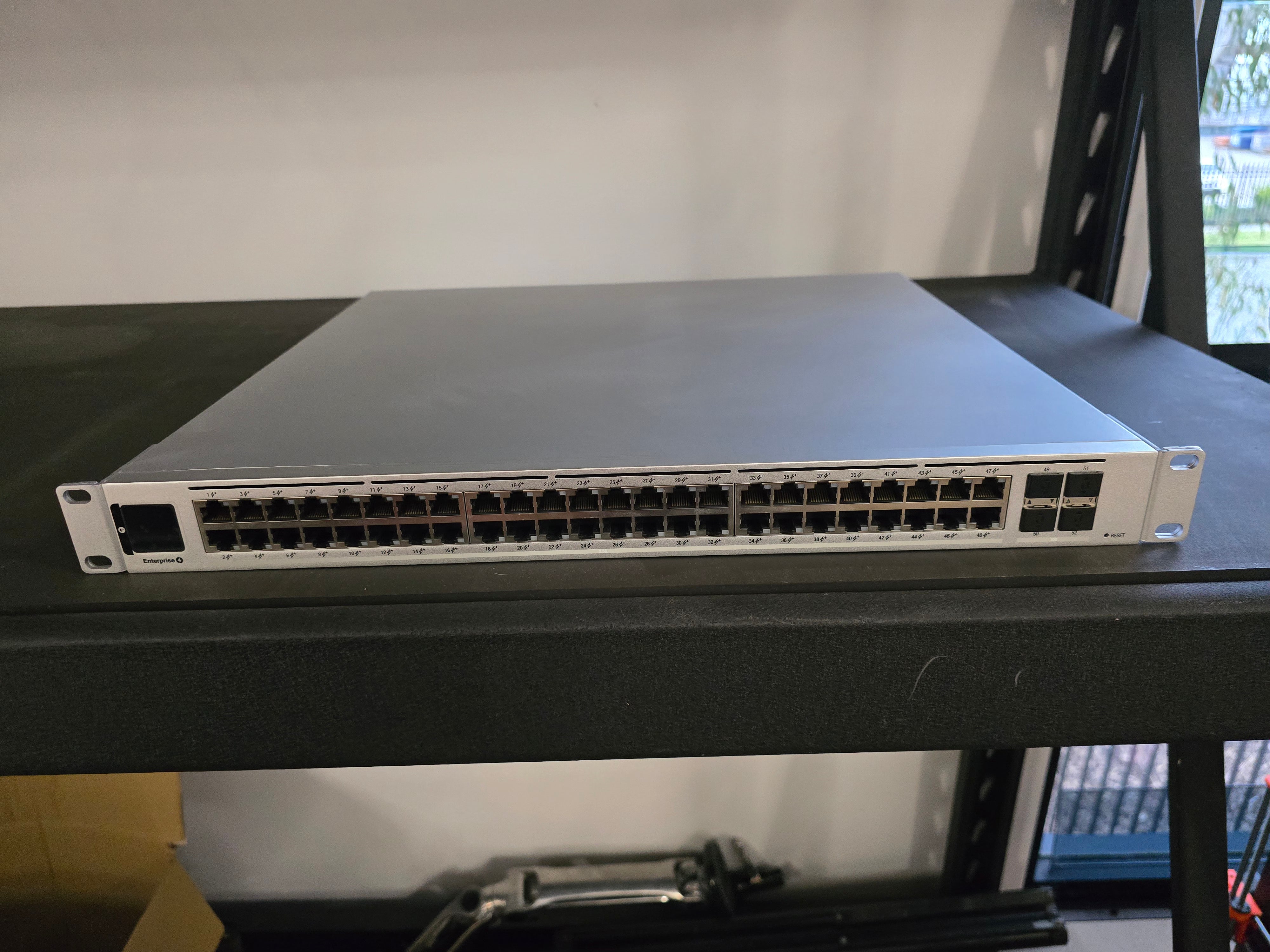 Ubiquiti Switch Enterprise 48-port PoE+ 48x2.5GbE Ports USW-Enterprise-48-PoE - NO BOX [PC]